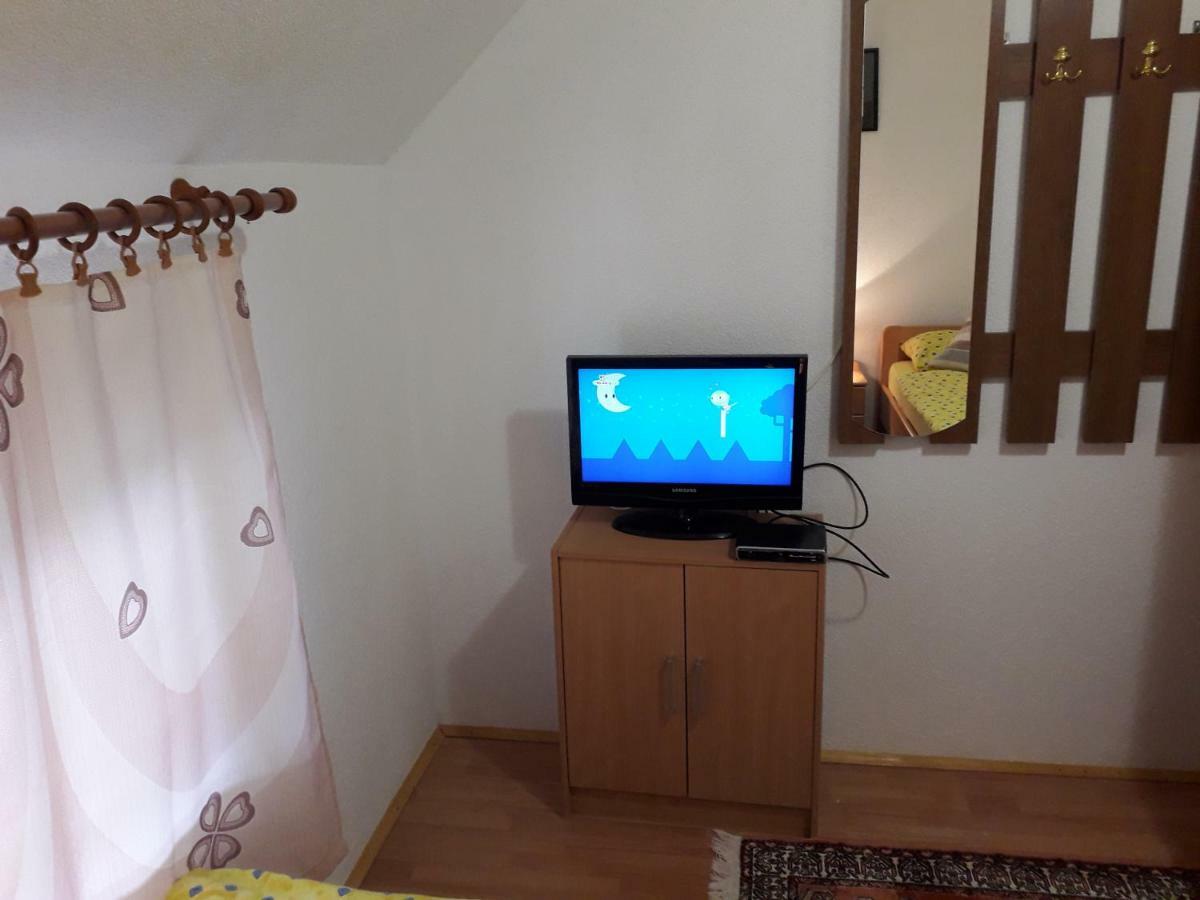 Apartment Mrsinj Кореница Экстерьер фото